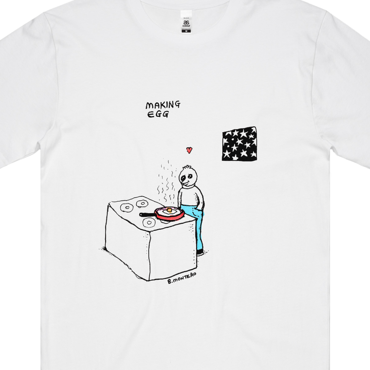 Making Egg / White T-Shirt
