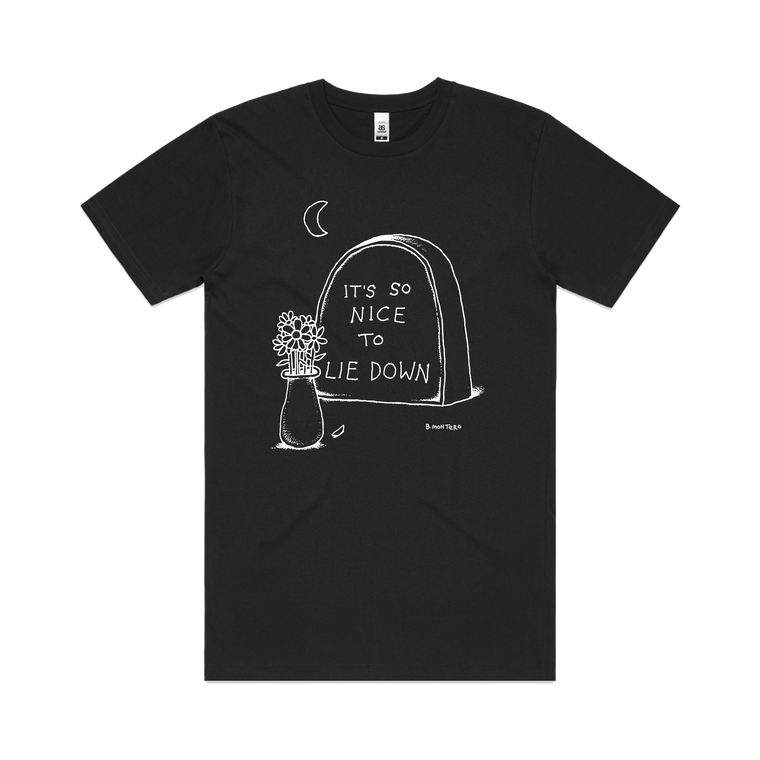 It's so nice to lie down / Black T-shirt